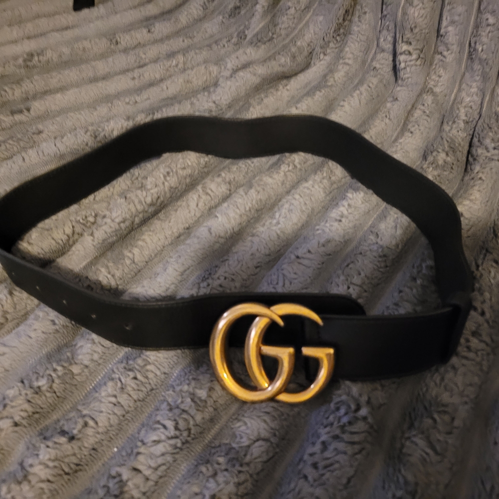 Gucci Black Belt with Gold GG Buckle Edgy Rocker Glam Clubbing Chic Piece Party
